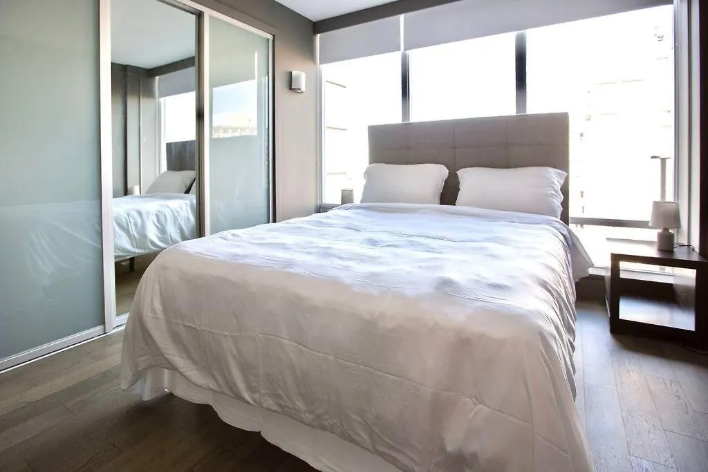 Waterfalls Hotel In Downtown With Stunning Views! Victoria